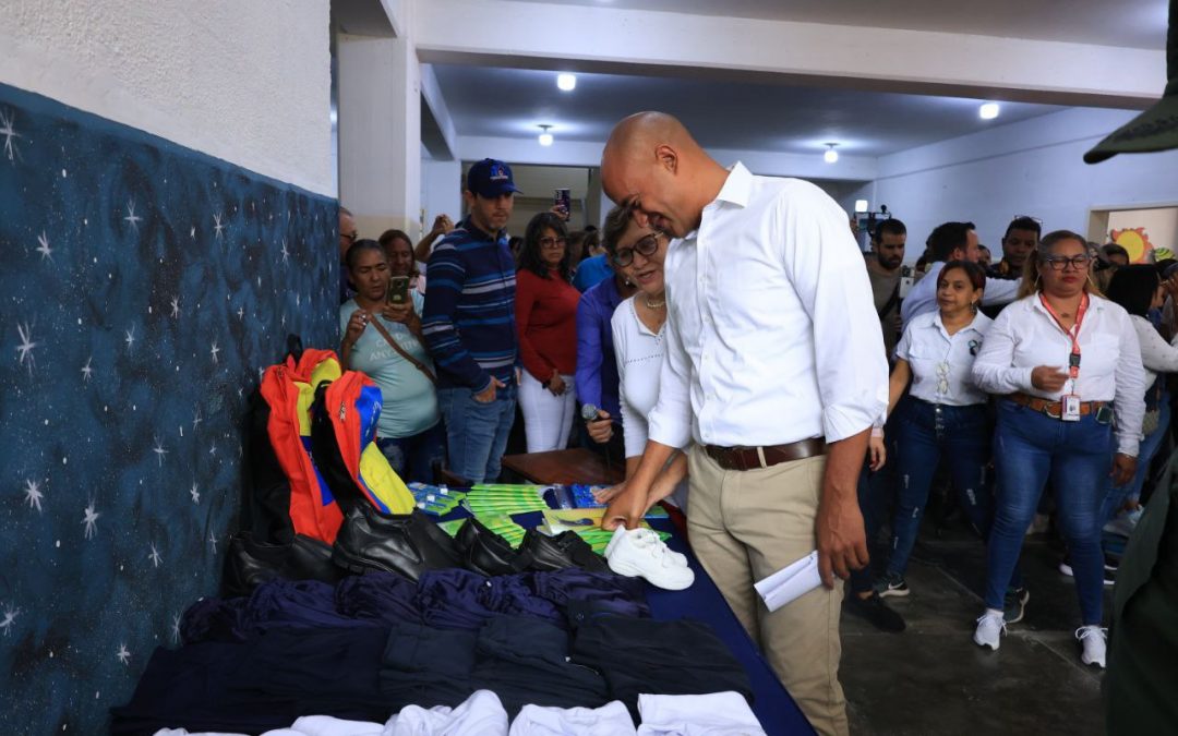 Más de medio millón de estudiantes mirandinos iniciaron nuevo año escolar