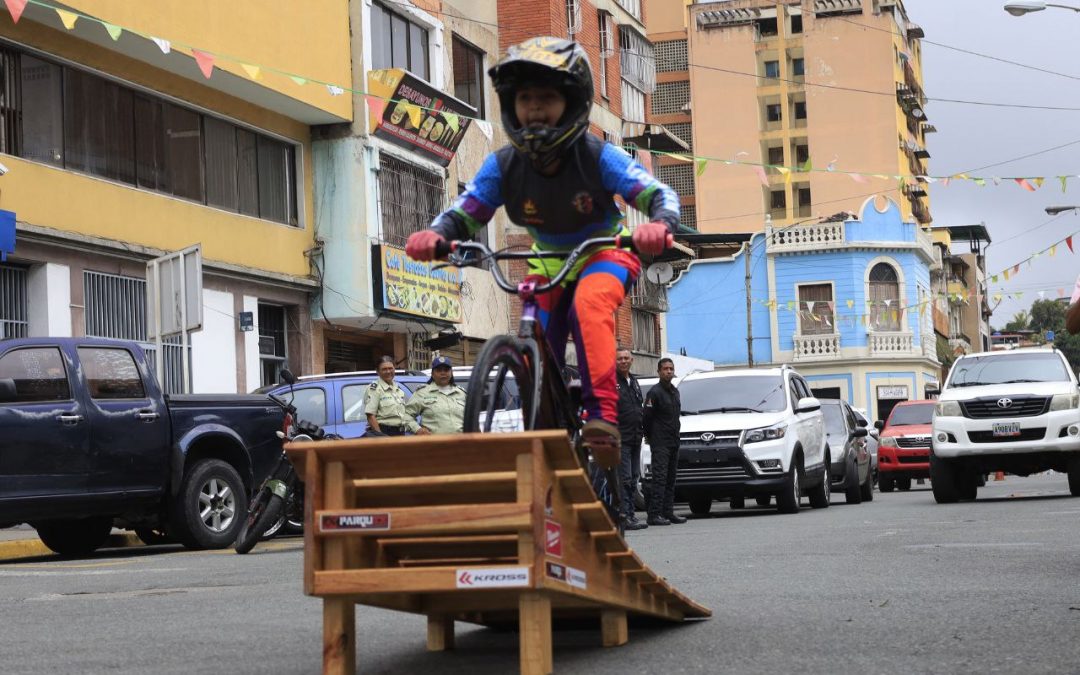 Consejos comunales de Simón Bolívar organizan plan de masificación deportiva