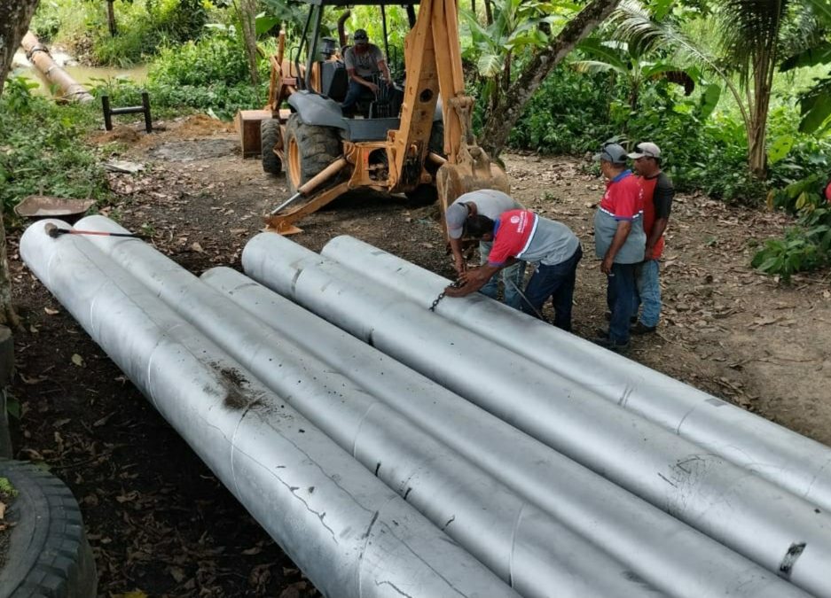 Avanzan trabajos de proyecto comunitario de agua en Buroz