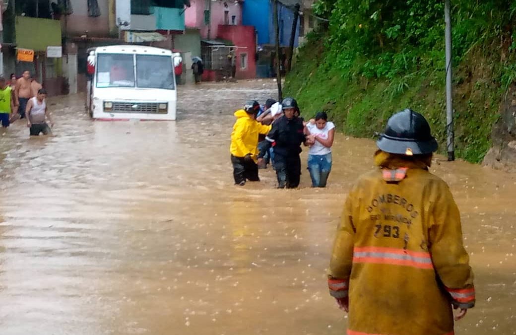 Atienden contingencias por lluvias de este martes en Miranda