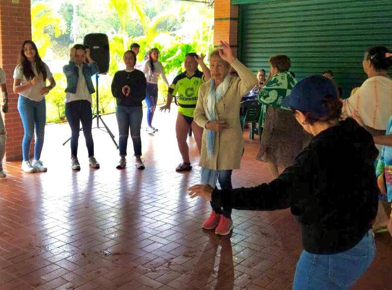 Actividad física puso en movimiento a abuelos de San José de Barlovento