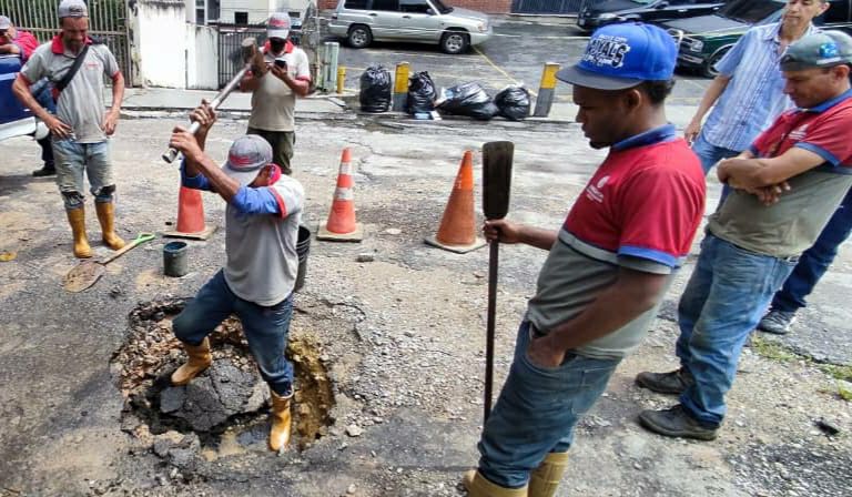 Atienden reportes de sistemas hídricos en Sucre y Guaicaipuro