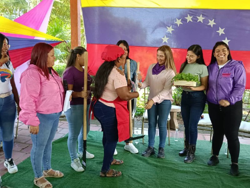 Entregan insumos a madres cocineras en Ocumare del Tuy