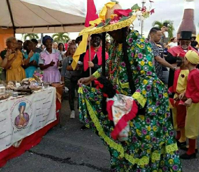 San Pedro llevó su danza a la Feria Guatire Gastronómico
