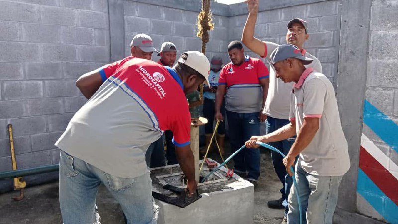 Renovada tubería de agua potable en Andrés Bello