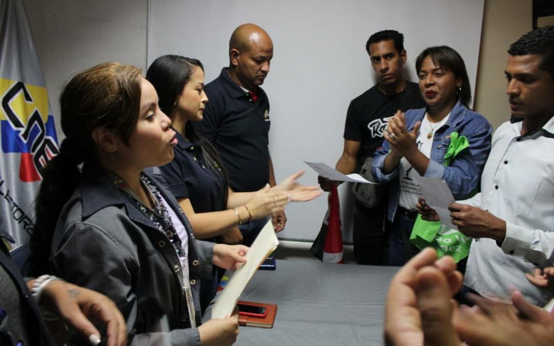 Movimientos sociales y políticos entregaron firmas de adhesión al CNE para apoyar el referéndum por El Esequibo