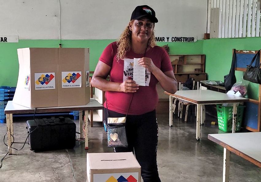 Buroz conoce sistema de votación en simulacro del Esequibo
