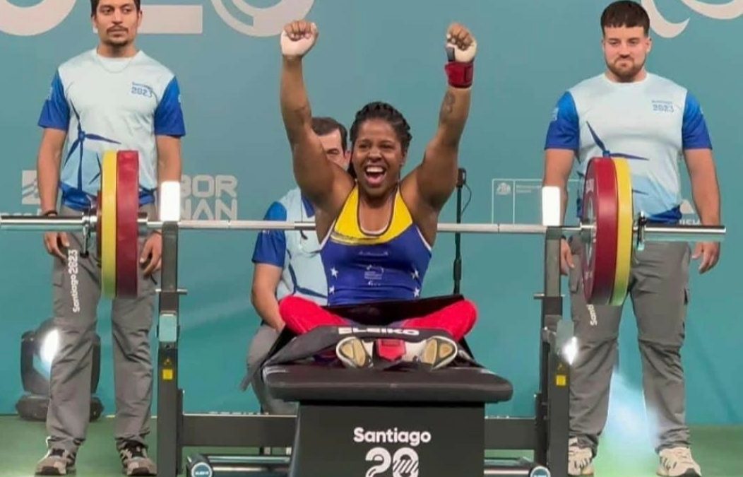 Pesista mirandina Clara Fuentes rompe récord en Parapanamericanos