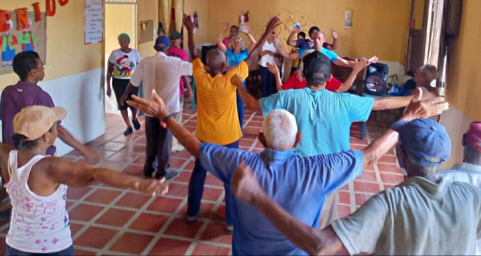 Actividad Física Comunitaria llegó a casa de abuelos de Panaquire
