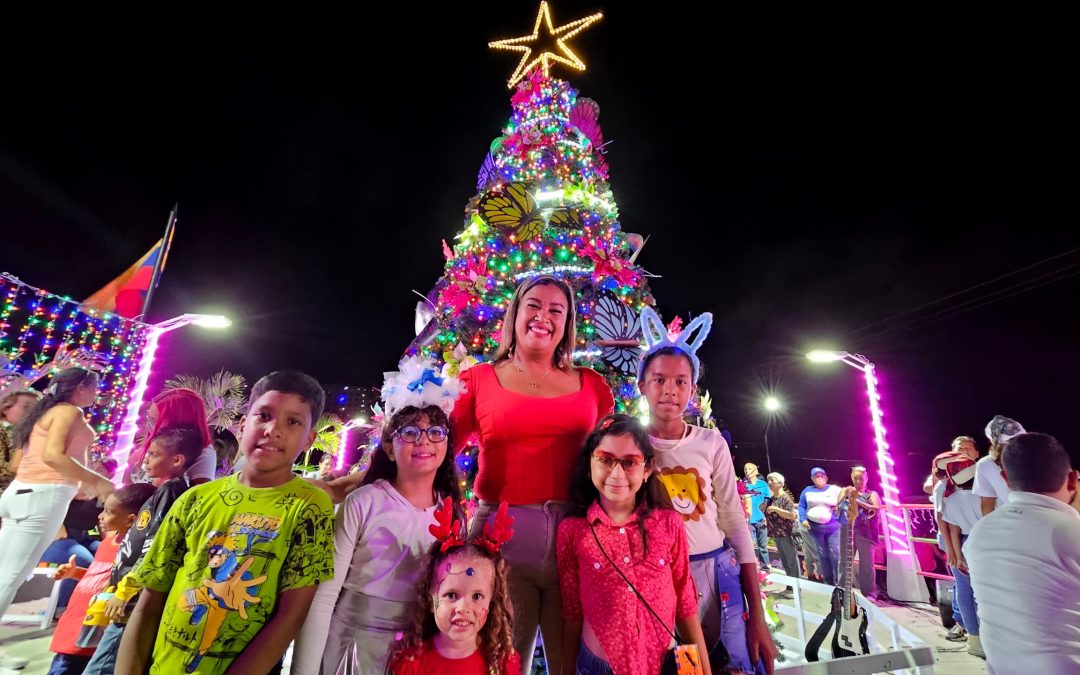 Charallave encendió la Navidad con luces y color