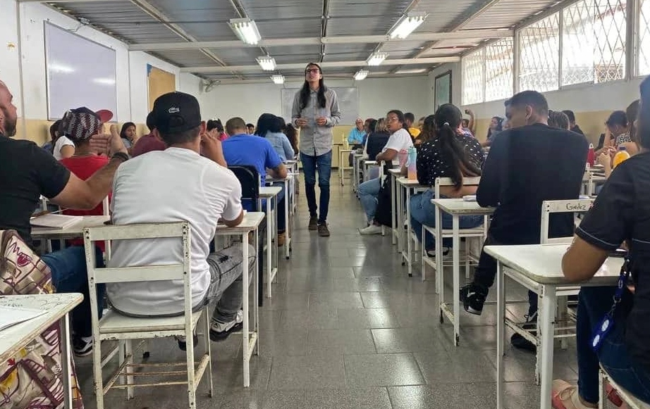 Aspirantes a Medicina Veterinaria recibieron clase sobre el Esequibo
