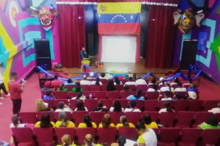Maestros debatieron en Yare el derecho sobre la Guayana Esequiba