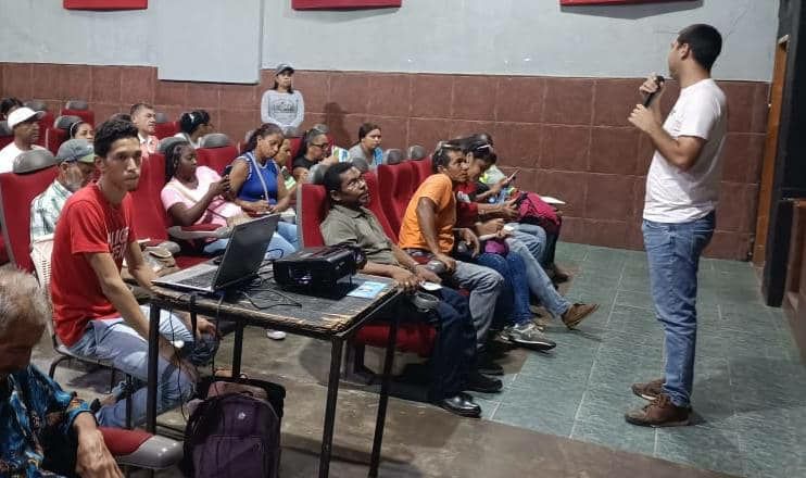 Forman a testigos de mesa en Paz Castillo para referendo del Esequibo