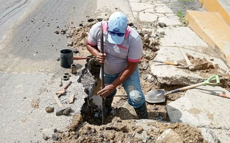 Atienden a más de 200 familias de El Jabillo con sustitución de tubería de agua potable