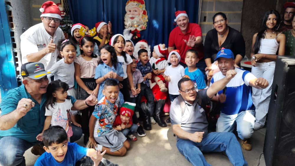 La Navidad llegó a Petare con aguinaldos y alegría