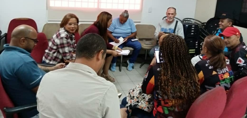 Trabajadores mirandinos debaten ley en defensa del Esequibo