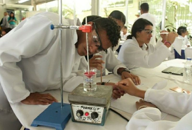 Escuelas mirandinas estrenan laboratorios de ciencia