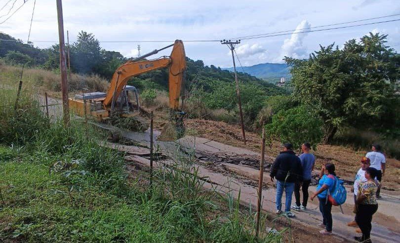 Inicia reparación del tramo vial Las Adjuntas en Paz Castillo