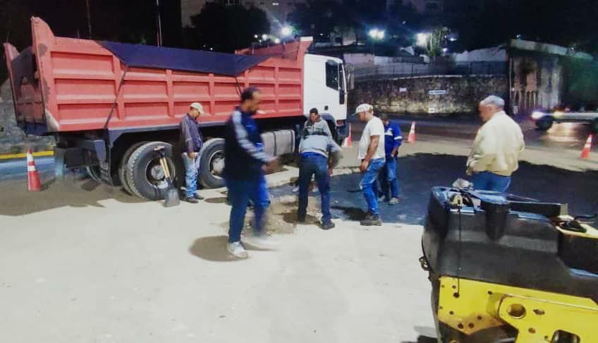 Culmina reparación de tubería y vialidad en Los Naranjos