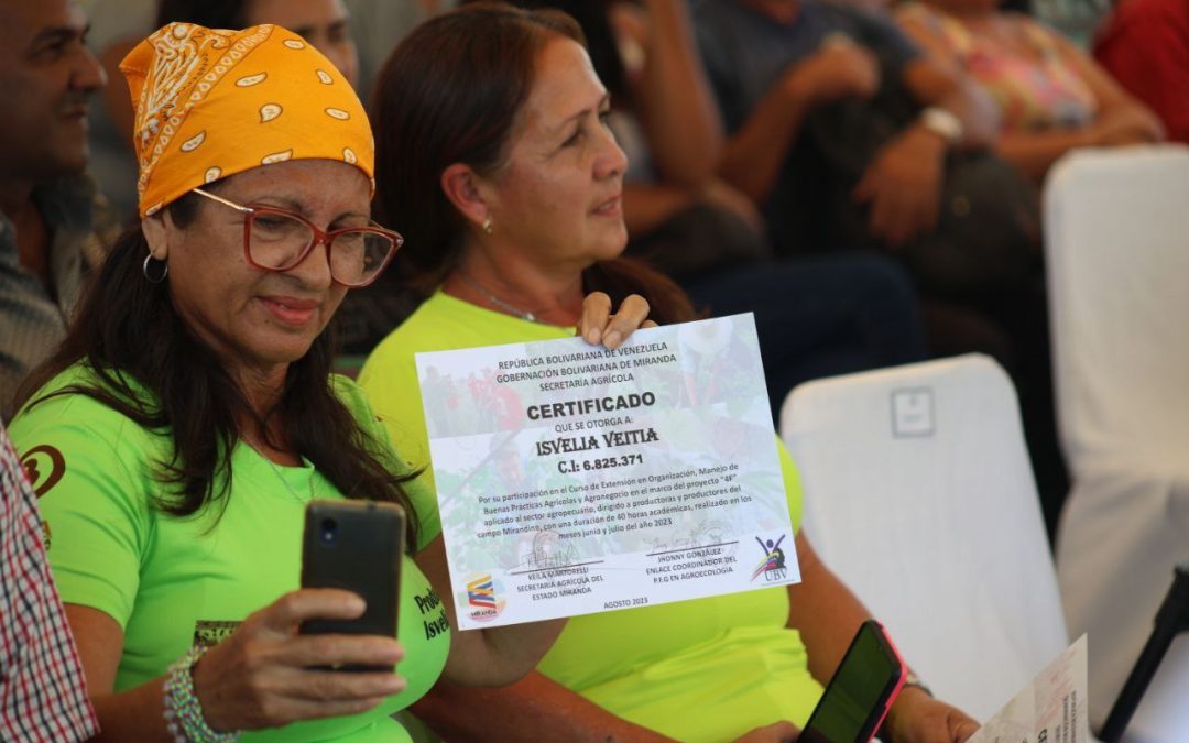 Campesinos de Miranda recibieron kits agrícolas y certificados de formación