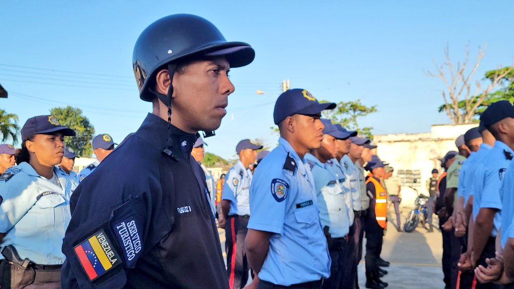 Organismos de seguridad acompañan Feria del Lebranche en Tacarigua de la Laguna