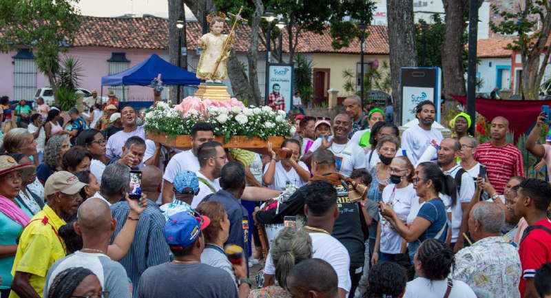 Petare recibe por primera vez al Niño Jesús de Curiepe