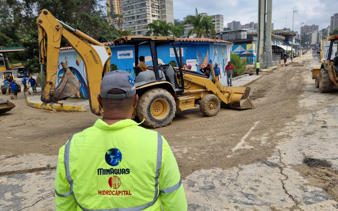 Culmina reparación de tubería matriz en Altos Mirandinos