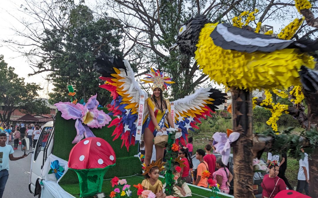 Con carrozas y comparsas concluyen carnavales en Urdaneta