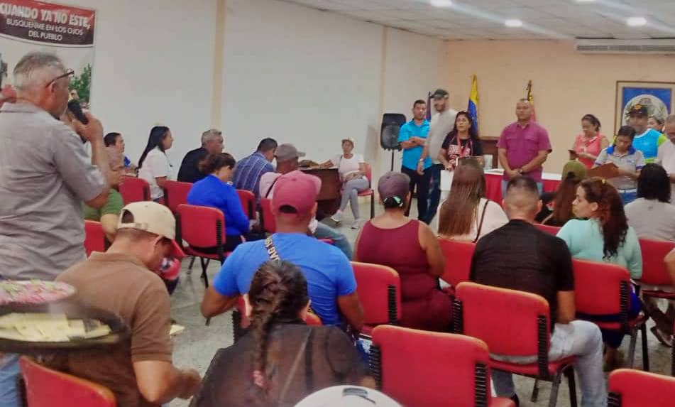 Dirigentes sindicales discuten propuestas de las 7T en Miranda