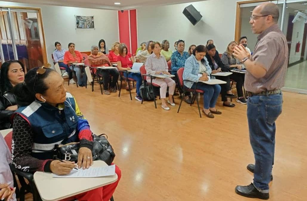 Forman a emprendedores patrimoniales de Miranda en modelos de negocios