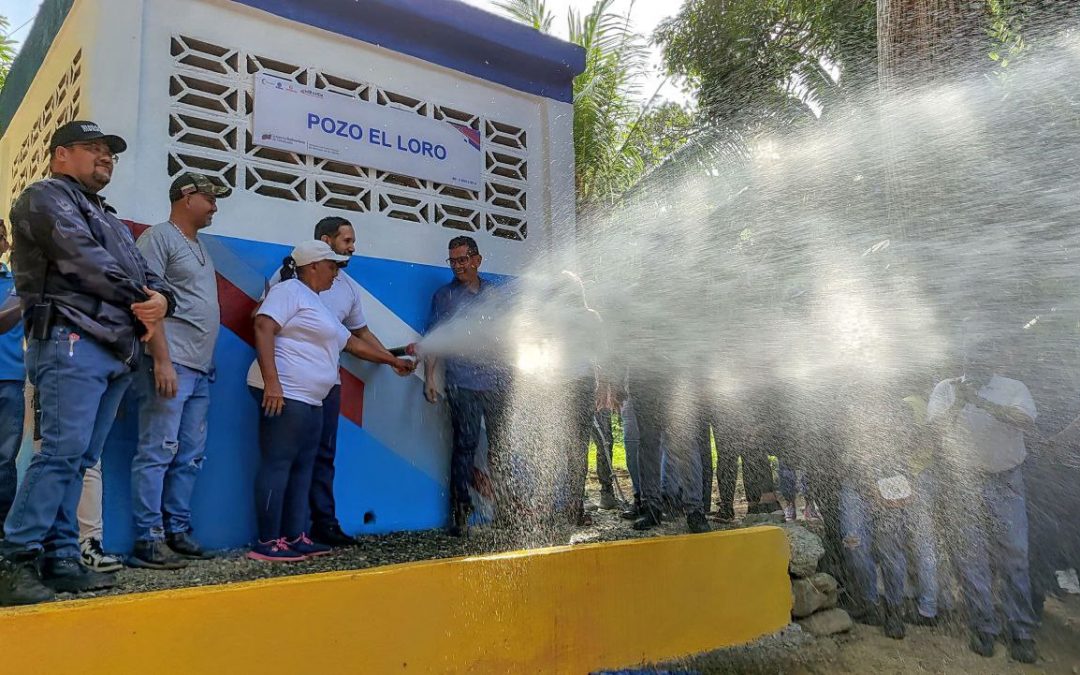 Agua directa llega a hogares de Santa Lucía con entrega de pozo renovado