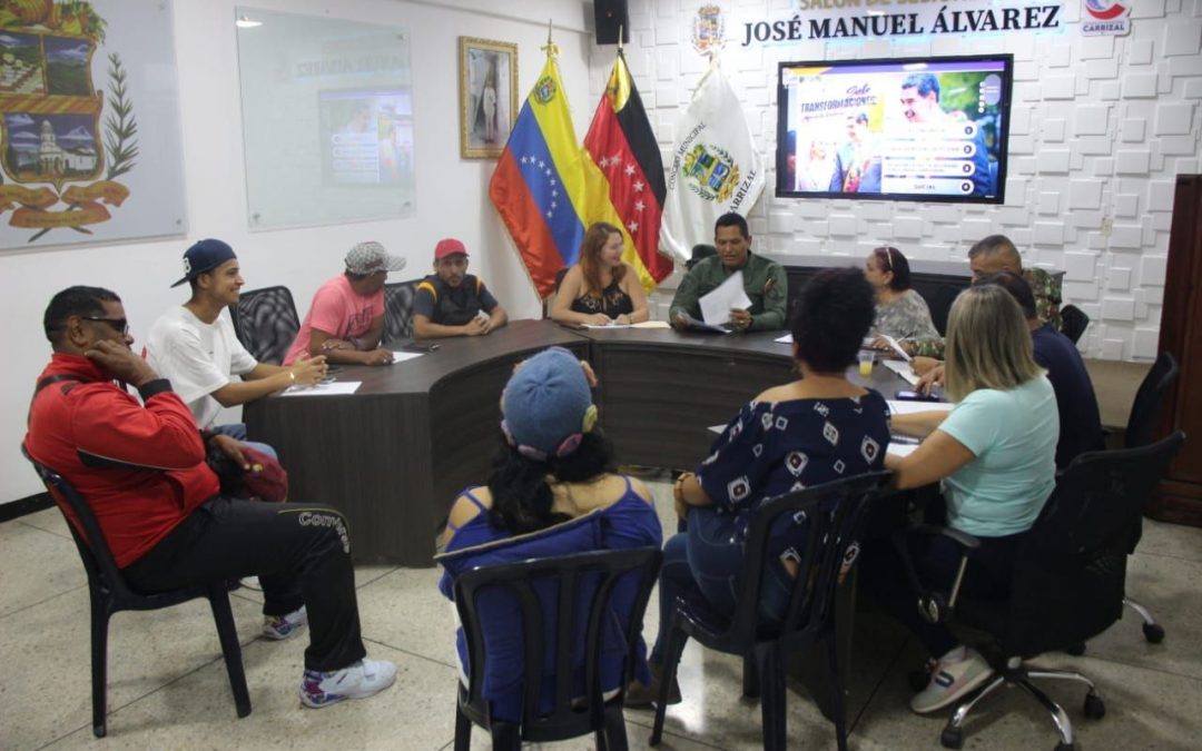Comunicadores debatieron sobre geopolítica en Carrizal en el contexto de las 7T