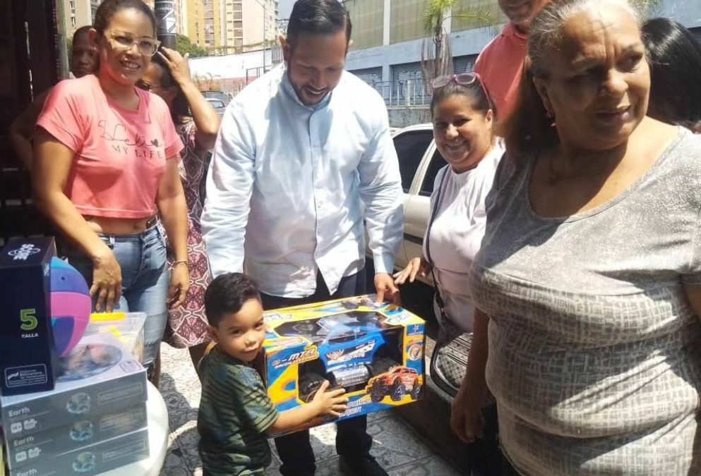 Dotación deportiva y atención social llegan a Las Minitas de Baruta