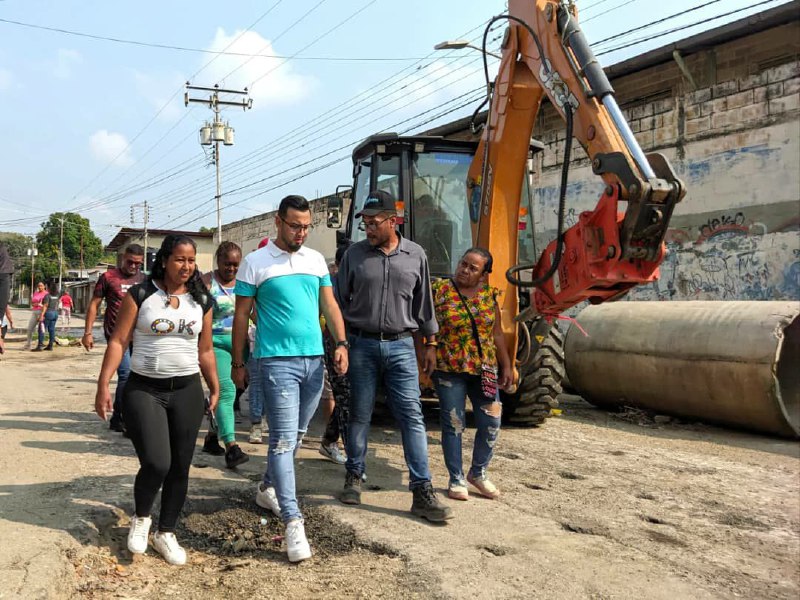 Reparan drenaje de aguas pluviales en Cúa