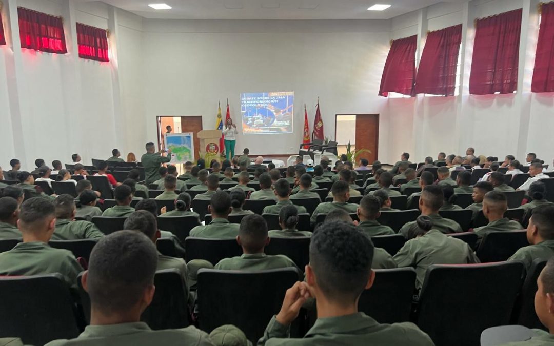 Estudiantes de organismos de seguridad Altos Mirandinos debatieron las 7T