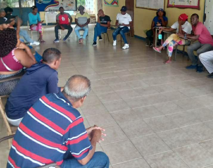 En Buroz impulsan participación ciudadana con debate de las 7T
