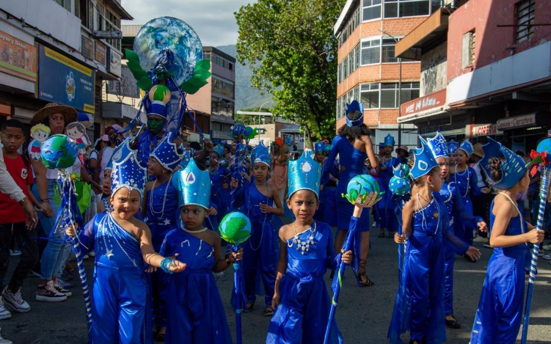 Comparsas del CEA Guatire promueven preservación del planeta