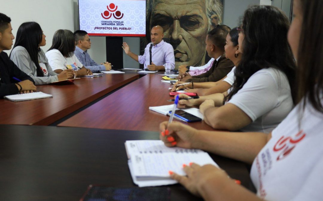 Héctor Rodríguez respalda petición para llevar a Eulalia Buroz al Panteón