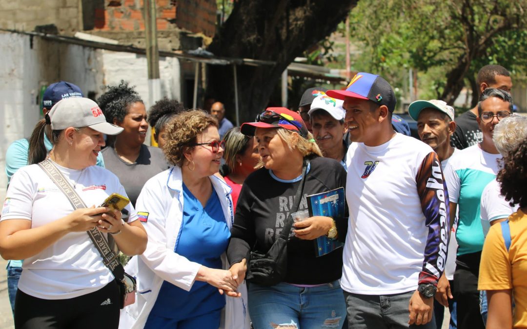 1×10 del Buen Gobierno atiende a familias de comunidad Quebrada Seca
