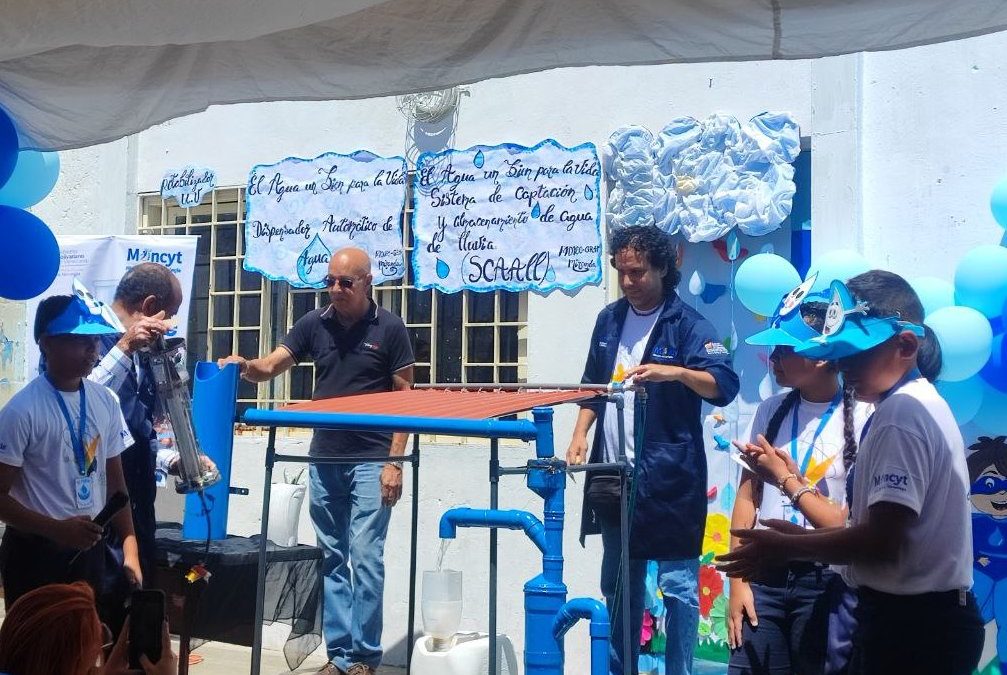 Inauguran sistema de potabilización de agua en escuela de Carrizal (+Semilleros Científicos)