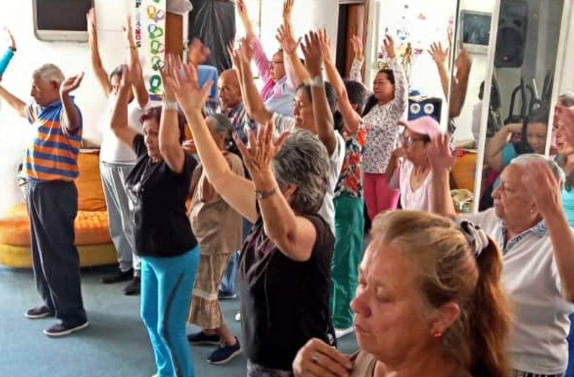 Abuelos de Ciudad Belén tuvieron un martes deportivo