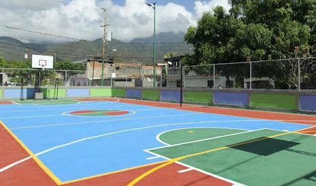 Renovada cancha multiusos en comunidad de Cúa