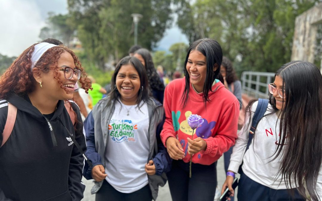 Turismo y recreación disfrutaron estudiantes de Paz Castillo