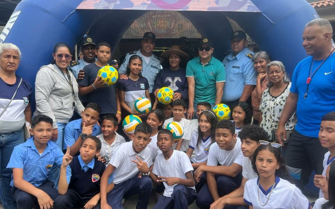 Atendieron a familias de Las Lomitas en jornada de la Policía de Miranda