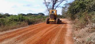 Mejoran vialidad agrícola en cuatro sectores de Río Chico
