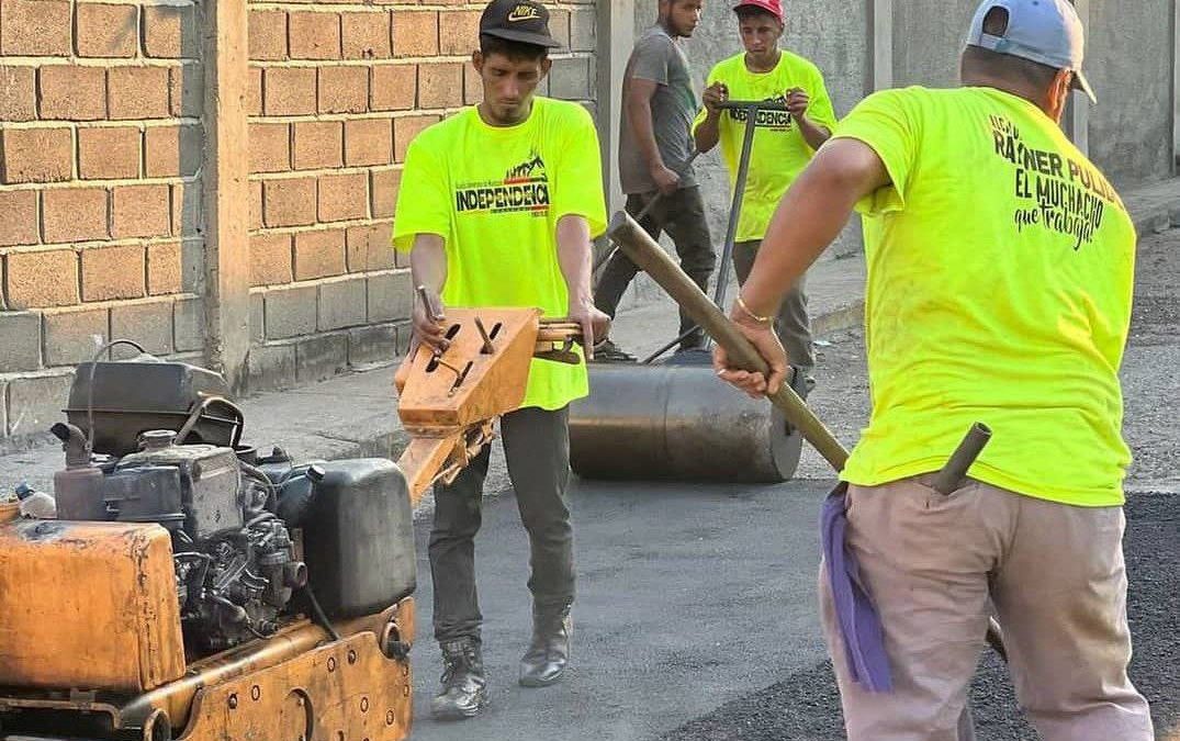 Labores de asfaltado se mantienen en Independencia