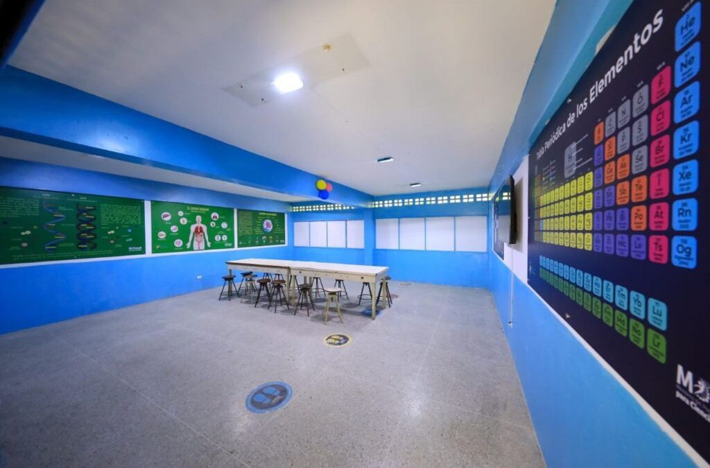 Mejoran laboratorios de Química y Biología en escuelas de Valles del Tuy