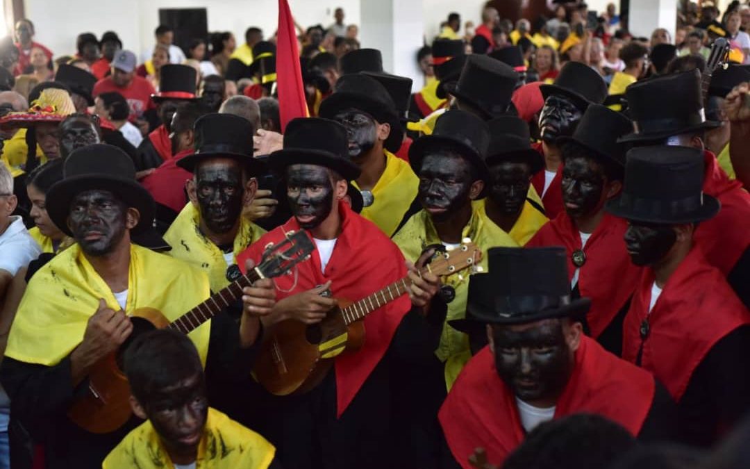 Parranda de San Pedro de Guatire comparte tradición con estudiantes de la Simón Rodríguez