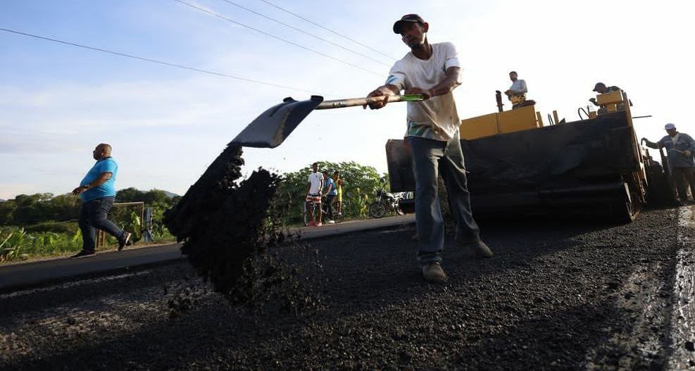 Más de 46.000 toneladas de asfalto se han colocado en vías mirandinas