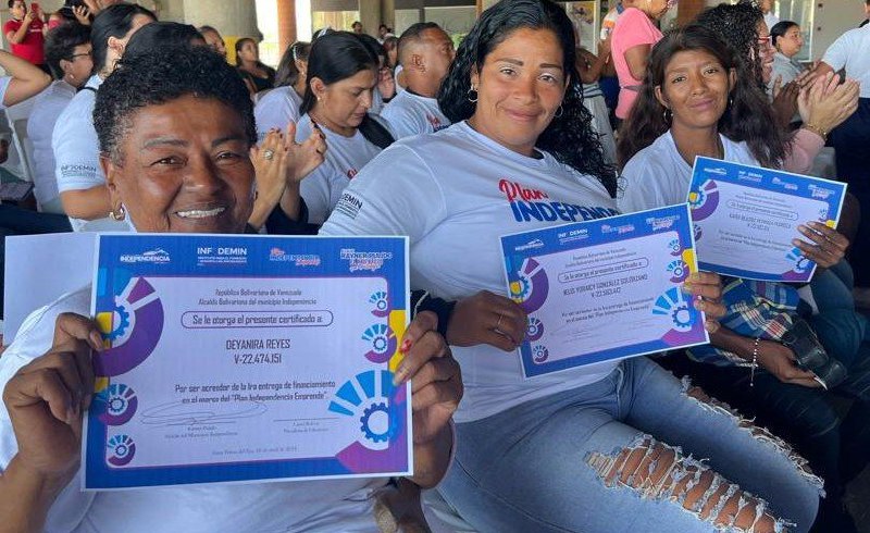 Entregan financiamientos a emprendedores de Santa Teresa y Cartanal